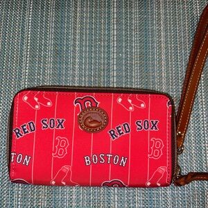 Dooney and bourke wallet